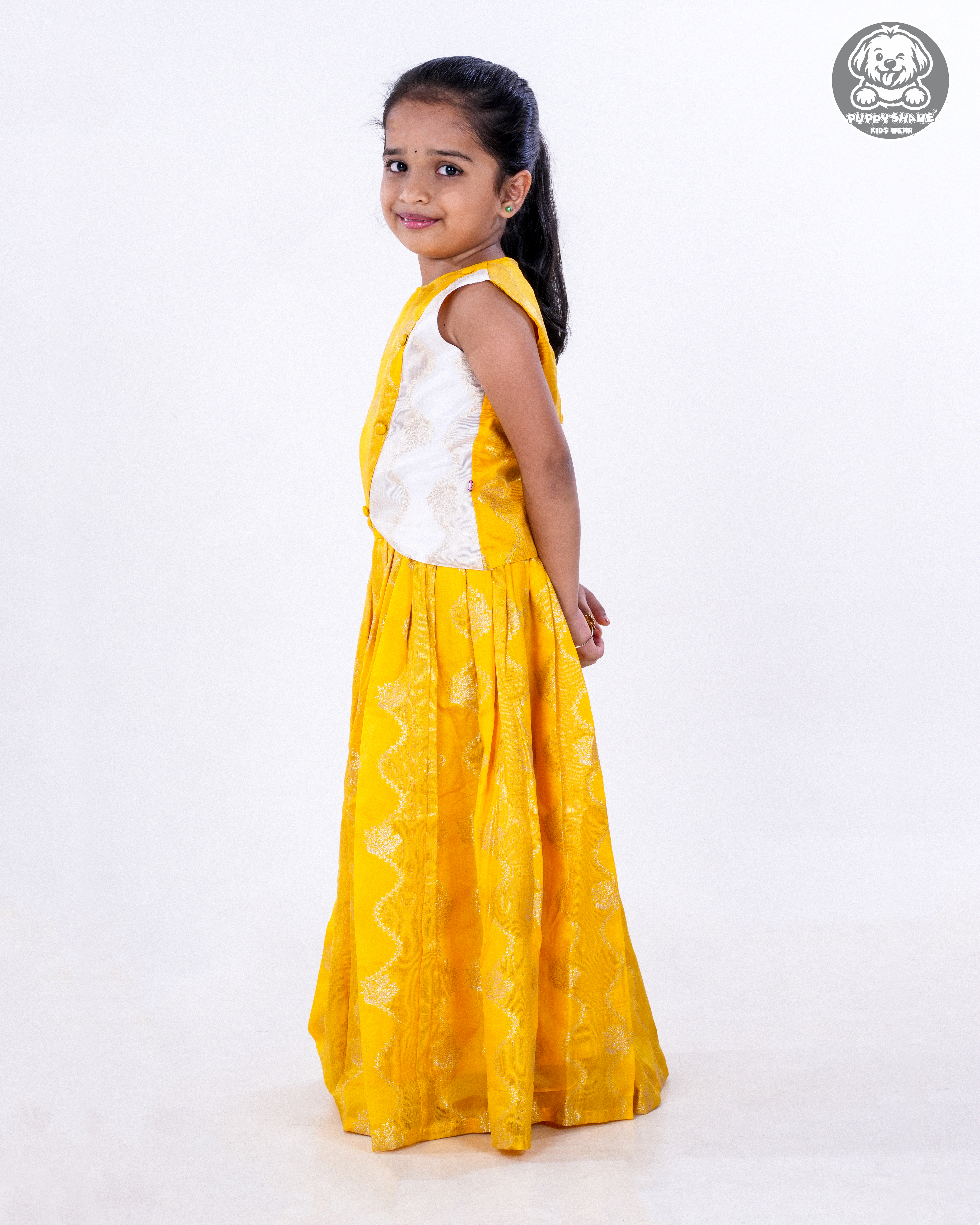 Pose 2