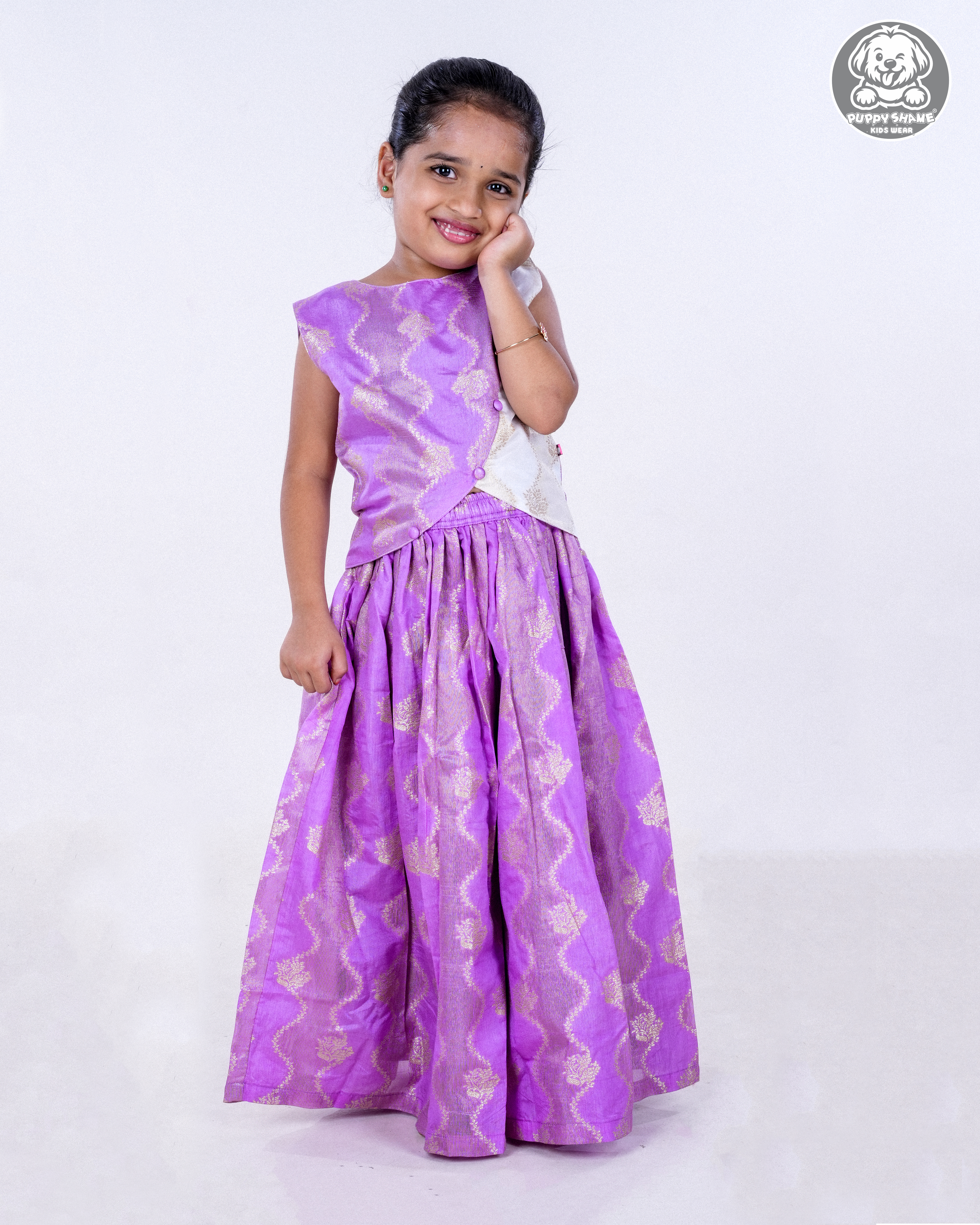 Pose 2